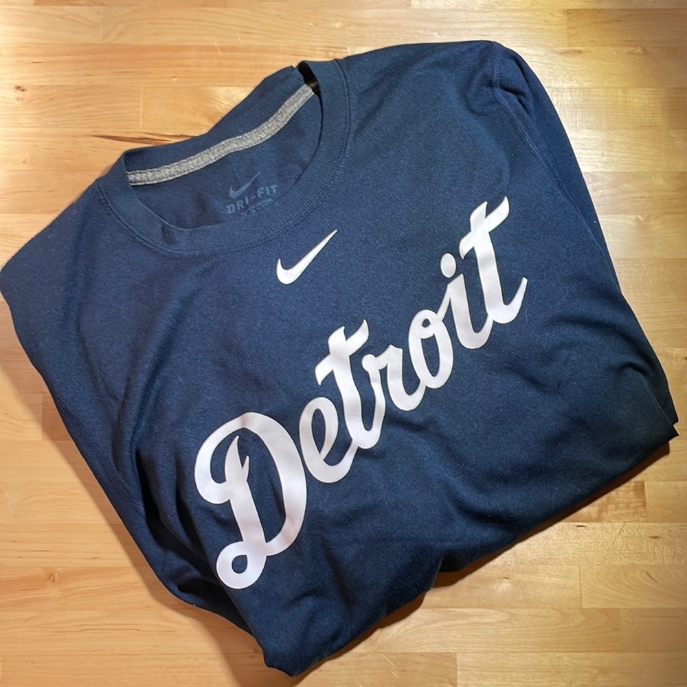 Detroit tigers shirt